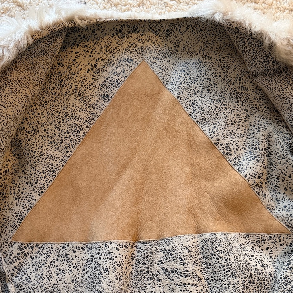 Cozy Women's Teddy Jacket in Cream - Picture 3 of 5